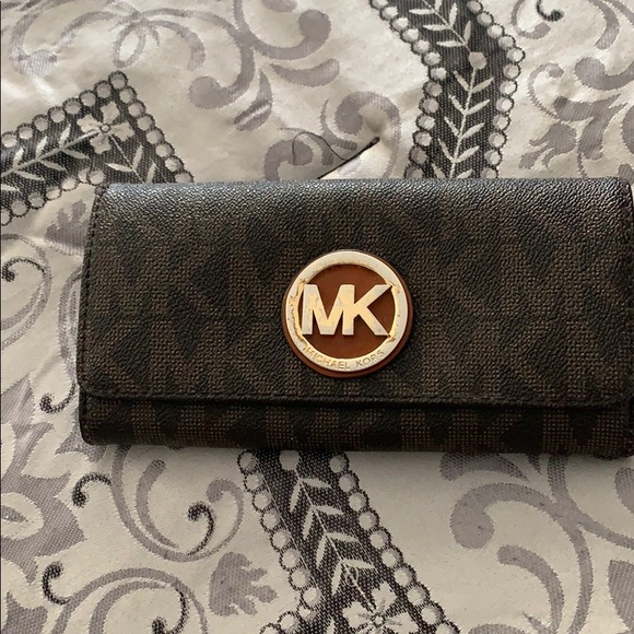 Michael Kors Handbags - Used Michael Kors wallet